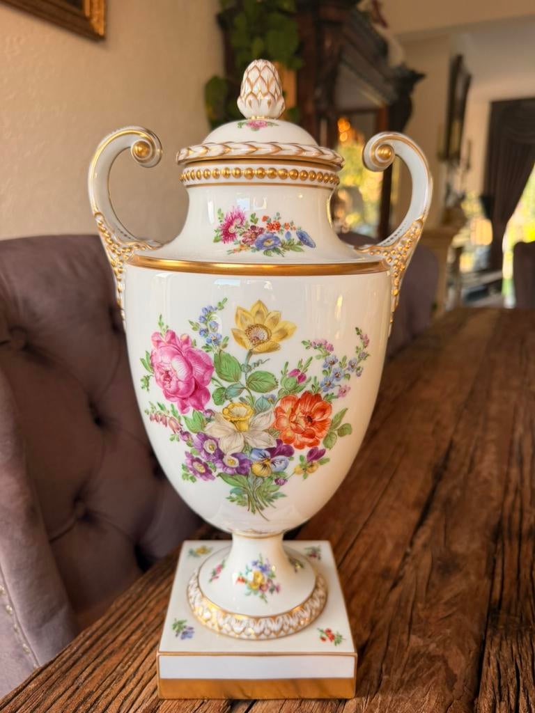 Grote saksisch porseleinen vaas / pot, Ophalen of Verzenden