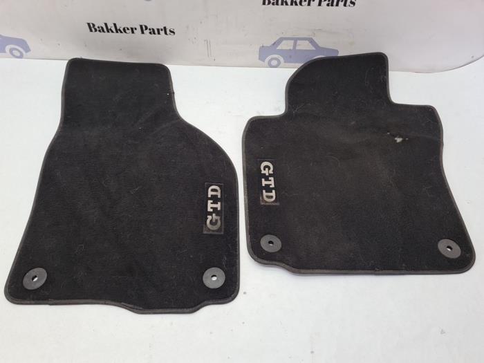 Matten Set van een Volkswagen Golf, Auto-onderdelen, Interieur en Bekleding, Volkswagen, Gebruikt, 3 maanden garantie