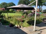 Zweefparasol met voet (op wieltjes), Tuin en Terras, Parasols, Zweefparasol, Gebruikt, Ophalen, 3 tot 4 meter