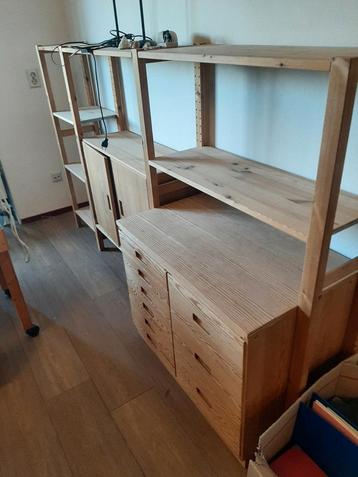 Houten wandmeubel 9 METER beschikbaar voor biedingen