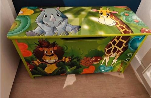 Jungle speelgoedkist kleurrijk met leeuw, giraf en neushoo, Kinderen en Baby's, Kinderkamer | Overige Meubels, Zo goed als nieuw