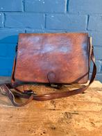 Vintage leren schoudertas - €30, Bruin, Ophalen of Verzenden, Zo goed als nieuw, 30 tot 40 cm