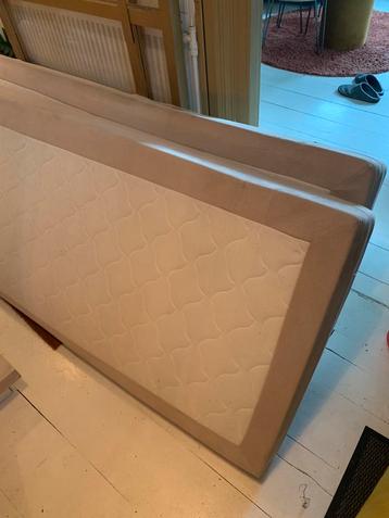 Boxspringmatrassen beschikbaar voor biedingen