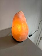 Zoutsteen lamp, vrijwel nieuwe tafellamp, Huis en Inrichting, Ophalen, Zo goed als nieuw, Minder dan 50 cm