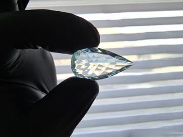 Aquamarijn blue edelsteen 13.83 ct beschikbaar voor biedingen