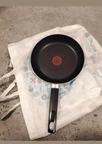 Mooie tefal pan 24CM, Ophalen of Verzenden, Zo goed als nieuw