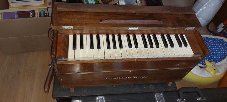 Antiek Harmonium - Le Guide Chant Kasriel, Muziek en Instrumenten, Orgels, Gebruikt, Harmonium, 1 klavier, Ophalen