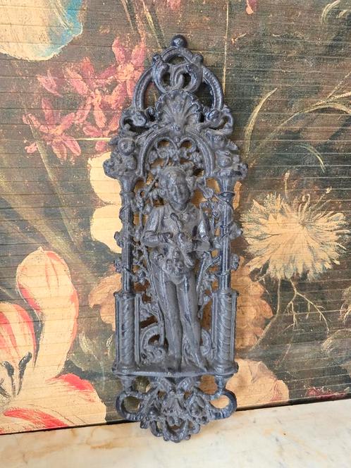 Frans gietijzeren ornament jongen met duif, Antiek en Kunst, Curiosa en Brocante, Ophalen of Verzenden