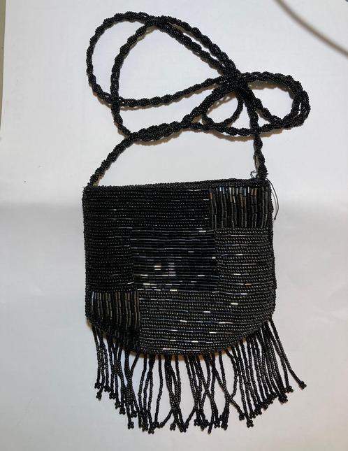Vintage zwart glaskralen tas tasje brocante avondtasje boho, Sieraden, Tassen en Uiterlijk, Tassen | Damestassen, Zo goed als nieuw
