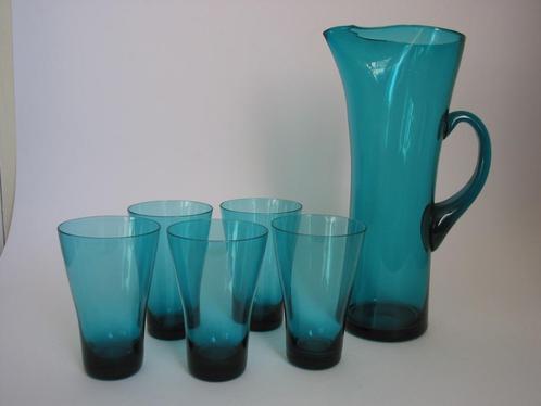 blauw turquoise glas, waterkan, kan, sapkan, 5 x glas water, Antiek en Kunst, Antiek | Glas en Kristal, Ophalen of Verzenden