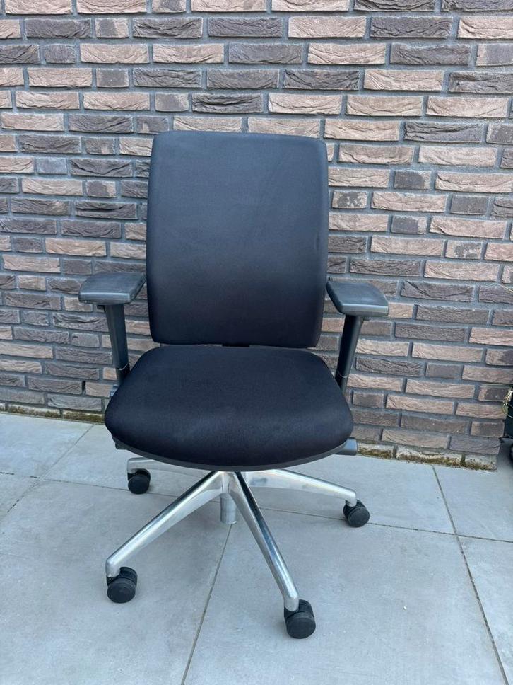 Ergonomische Bureaustoel-Daily Office Lausanne, Huis en Inrichting, Bureaustoelen, Zo goed als nieuw, Bureaustoel, Zwart, Ergonomisch