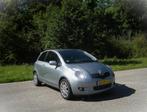 Toyota Yaris 1.3 VVTi Sol . Airco . LMV . Lederen bekleding, Voorwielaandrijving, Gebruikt, Zwart, 4 cilinders