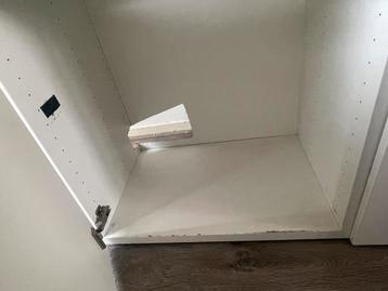 Ikea Besta kasten met wit hoogglans deuren - afbeelding 2