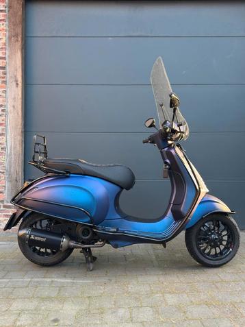 Vespa Sprint Galaxy Blue Chameleon , Full Option. beschikbaar voor biedingen