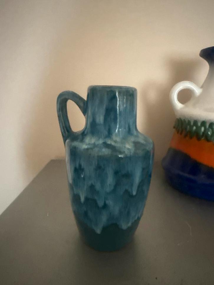 Blauw West Germany Vaasje - Vintage, Antiek en Kunst, Antiek | Vazen, Ophalen of Verzenden