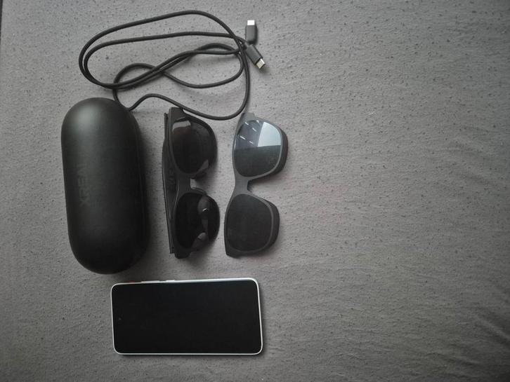 XREAL air 2 pro AR glasses + XREAL Beam pro for work, games, Spelcomputers en Games, Virtual Reality, Zo goed als nieuw, Telefoon