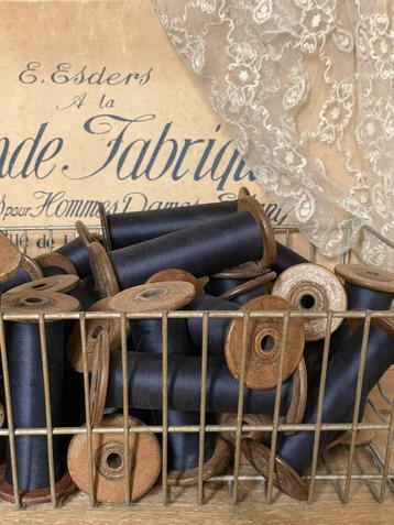 Brocante oude houten klossen / klos beschikbaar voor biedingen