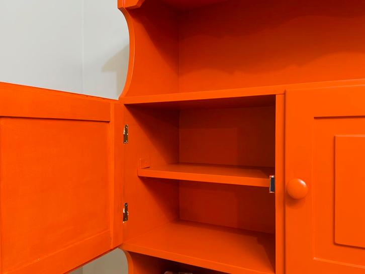 Oranje kast van hout, Huis en Inrichting, Kasten | Buffetkasten, Gebruikt, 150 tot 200 cm, 50 tot 100 cm, 25 tot 50 cm, Met deur(en)