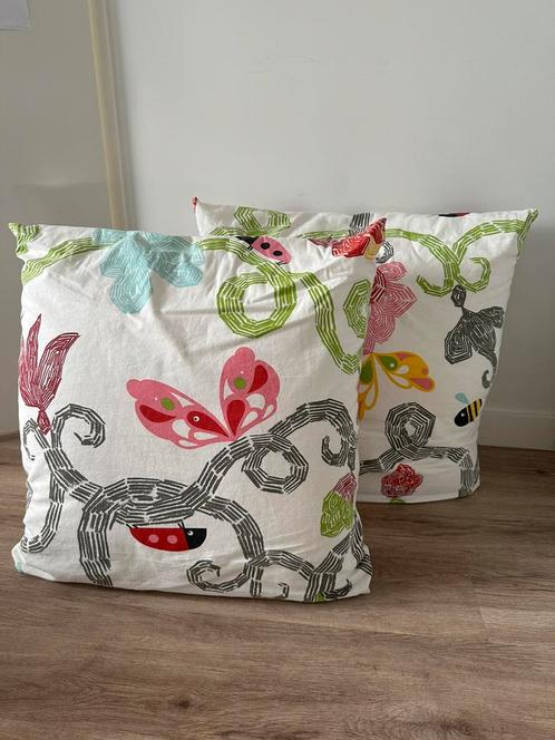 2 vrolijke kussen 60x60cm, Huis en Inrichting, Woonaccessoires | Kussens, Zo goed als nieuw, Overige kleuren, Vierkant, Ophalen
