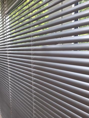 Aluminium Jaloezieën (Luxaflex) 160x155cm beschikbaar voor biedingen