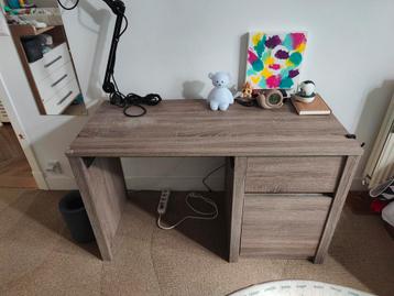 Wooden desk for pickup beschikbaar voor biedingen