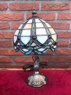 stijlvolle Tiffany lamp, zgan, 32 cm hoog, Huis en Inrichting, Lampen | Tafellampen, Ophalen of Verzenden, Zo goed als nieuw, Glas