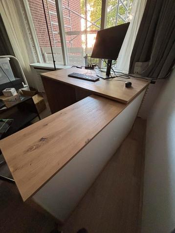Modern desk, great condition