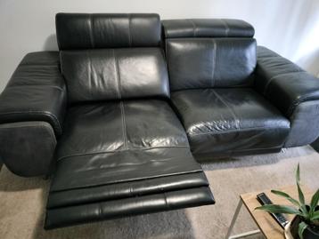 2- seater electric leather couches beschikbaar voor biedingen