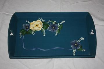 Houten dienblad, beschilderd met bloemen beschikbaar voor biedingen