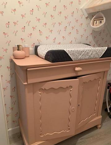 Biedermeier kastje / vintage commode beschikbaar voor biedingen