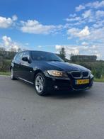 BMW 3-Serie 2.0 318 I Touring 105KW AUT 2009 Zwart, Auto's, Automaat, Zwart, Parkeersensor, 1435 kg