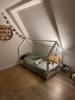 Leuk huisjesbed 160x80cm incl. matras, Kinderen en Baby's, Kinderkamer | Bedden, 70 tot 85 cm, Ophalen of Verzenden, Zo goed als nieuw
