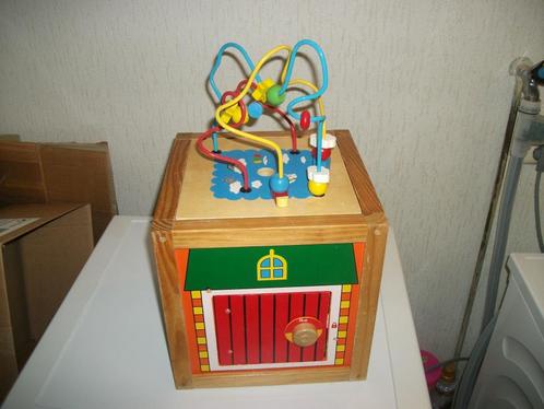 Grote speelkubus met deurtje, Kinderen en Baby's, Speelgoed | Houten speelgoed, Gebruikt, Overige typen, Ophalen of Verzenden