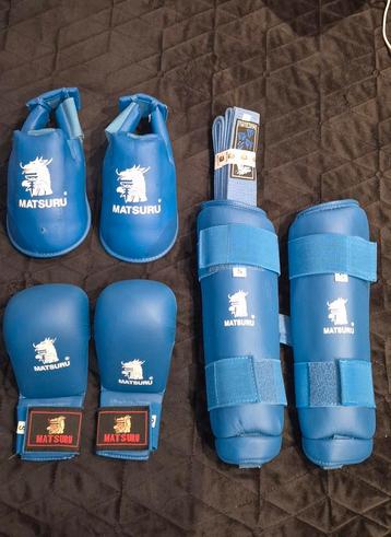 Matsuru karate set maat S  beschikbaar voor biedingen