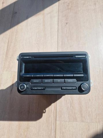 Auto radio vw  beschikbaar voor biedingen