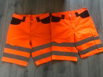 2 Werkbermuda's Heren Maat 54 beschikbaar voor biedingen