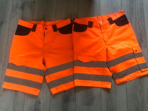 2 Werkbermuda's Heren Maat 54, Tuin en Terras, Werkkleding, Zo goed als nieuw, Heren, Broek, Ophalen of Verzenden