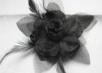 Brocante, grote zwarte bloemencorsage, voor antieke paspop?, Ophalen of Verzenden
