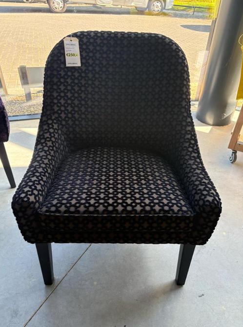 Fauteuil showroommodel, Huis en Inrichting, Fauteuils, Nieuw, Hout, Stof, Ophalen