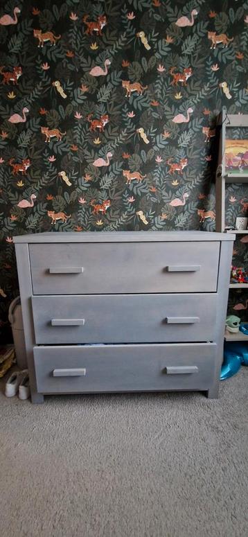 Nette Grey wash babykamer  beschikbaar voor biedingen