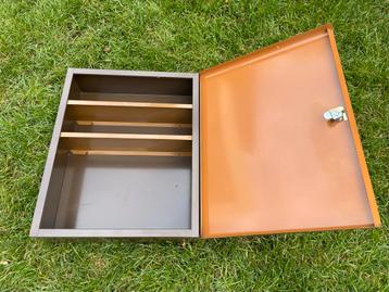 BRABANTIA Vintage Medicijnkastje beschikbaar voor biedingen
