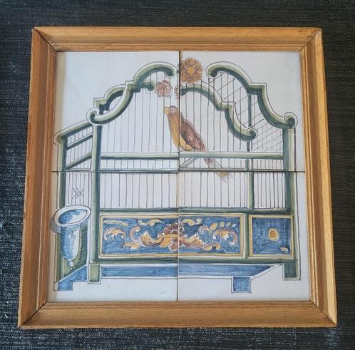 Antiek Tegelpaneel Vogel in vogelkooi uit circa 19e eeuws, Antiek en Kunst, Antiek | Wandborden en Tegels, Ophalen