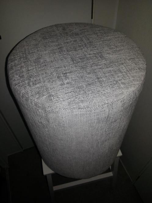 Nieuwe ronde poef v kaptafel, Huis en Inrichting, Krukjes, Nieuw, Overige materialen, Ophalen
