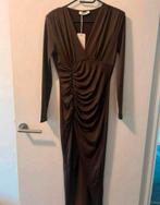 Bruine jurk (met prijskaartje) maat S, Kleding | Dames, Jumpsuits, Ophalen of Verzenden, Zo goed als nieuw, Maat 38/40 (M), Bruin