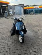 Vespa Primavera 45km - Navy Blue, Fietsen en Brommers, Scooters | Vespa, Ophalen, Zo goed als nieuw, Benzine, Overige modellen