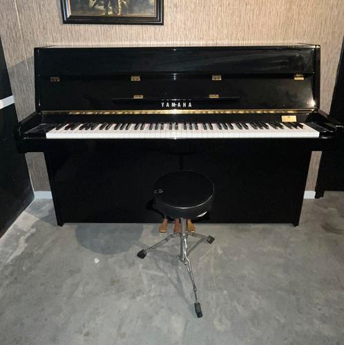 Mooie piano yamaha C-109 bj 2003, Muziek en Instrumenten, Piano's, Gebruikt, Zwart, Hoogglans, Ophalen
