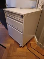 Locker ladekast. Ophalen in Breda vlakbij restaurant Lades., Ophalen, Gebruikt