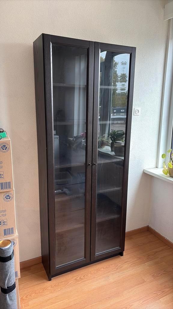 Billy kast met 2 glazen deuren, Huis en Inrichting, Kasten | Vitrinekasten, Zo goed als nieuw, 200 cm of meer, 50 tot 100 cm, 25 tot 50 cm