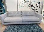 Gratis - lichtgrijze Ikea 2,5-zits bank, Huis en Inrichting, Banken | Bankstellen, Ophalen, Hout, Gebruikt, Driepersoons