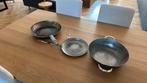 De buyer debuyer 2 x gietijzer gietijzeren pannen, Ophalen of Verzenden, Zo goed als nieuw, Gietijzer, Koekenpan of Braadpan